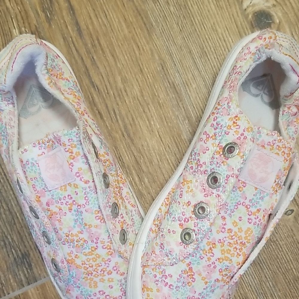 Roxy Pink and White Floral Sneakers Size 6 Cottage core - Picture 5 of 7